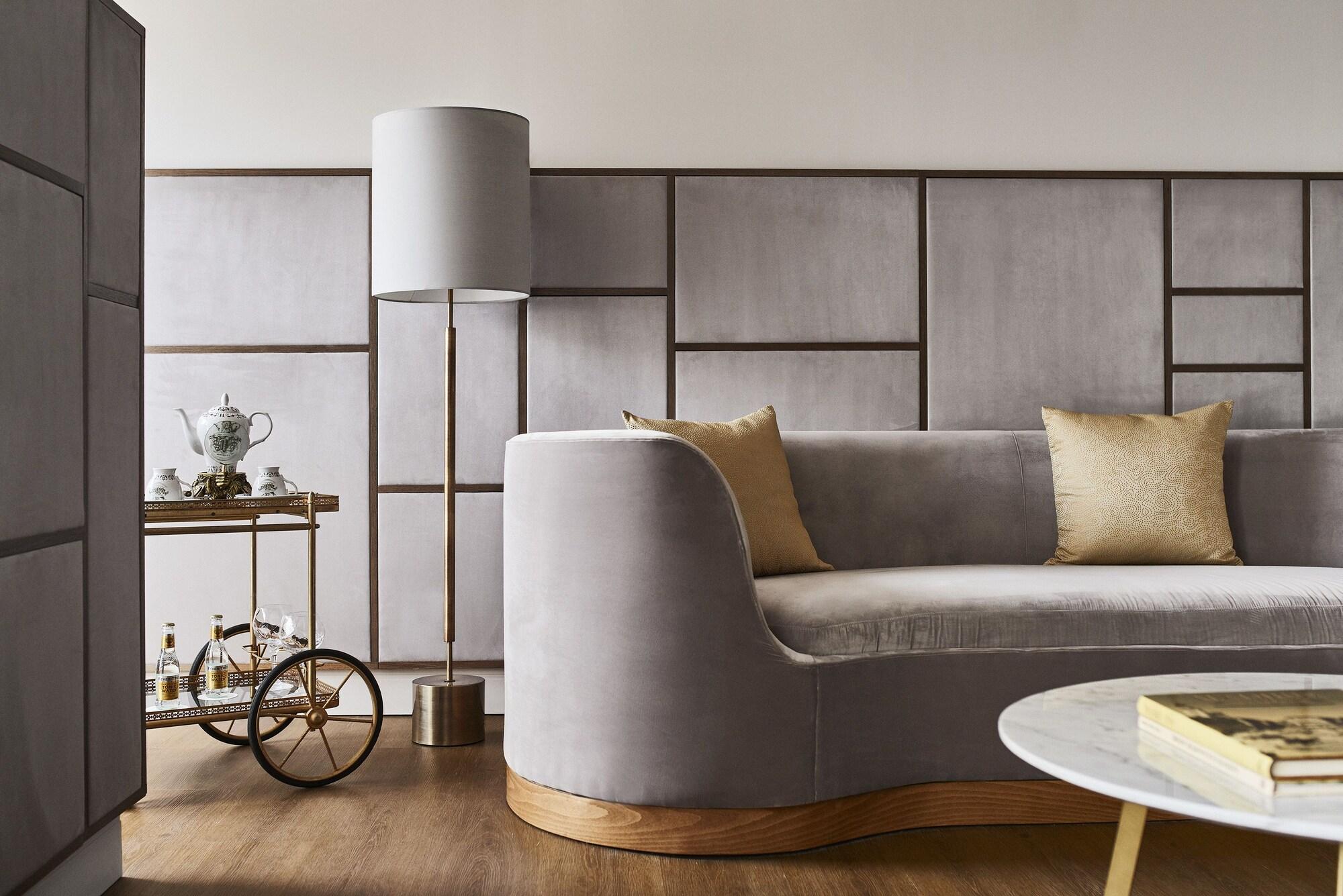 Gran Hotel Ingles - The Leading Hotels Of The World Madrid Luaran gambar A 3D rendering of a living room